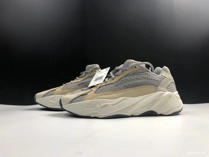 GY7924 Cream Boost Yeezy 700 Adidas V2 Cream 0716